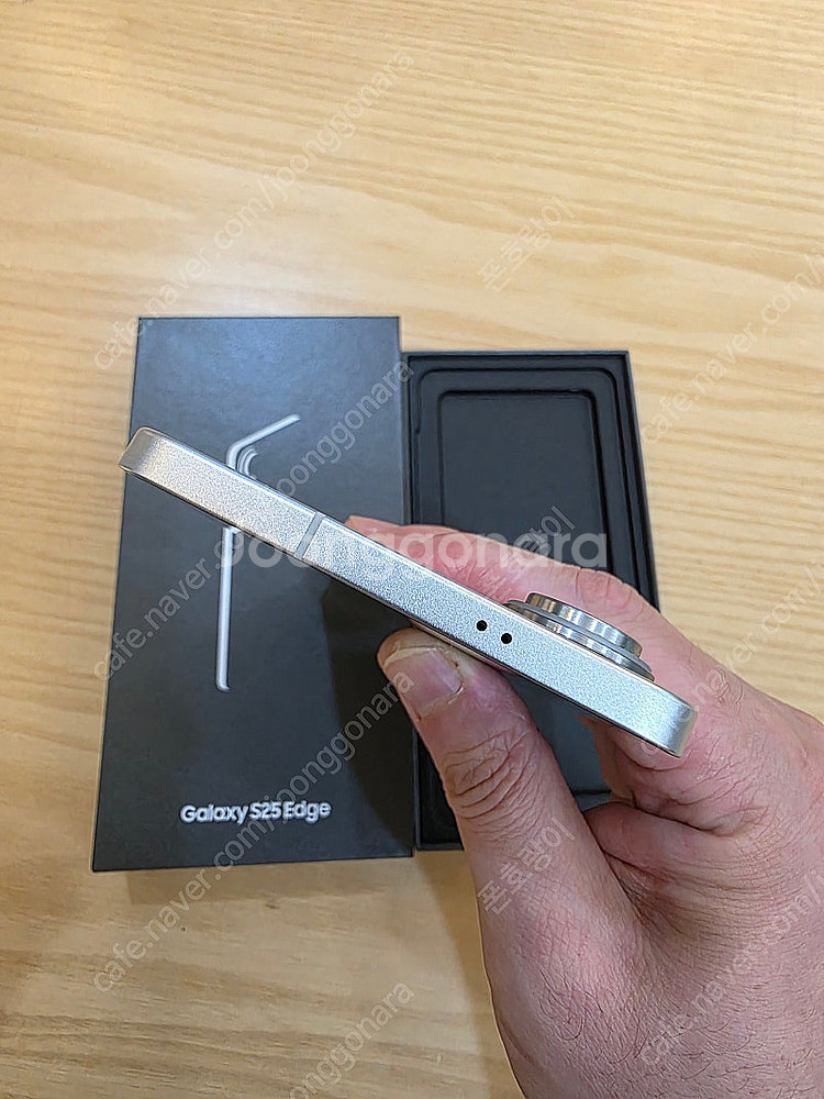 갤럭시s25엣지실버512gb 자급제단순개봉미사용판매합니...--3